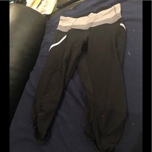 Lululemon size four capris